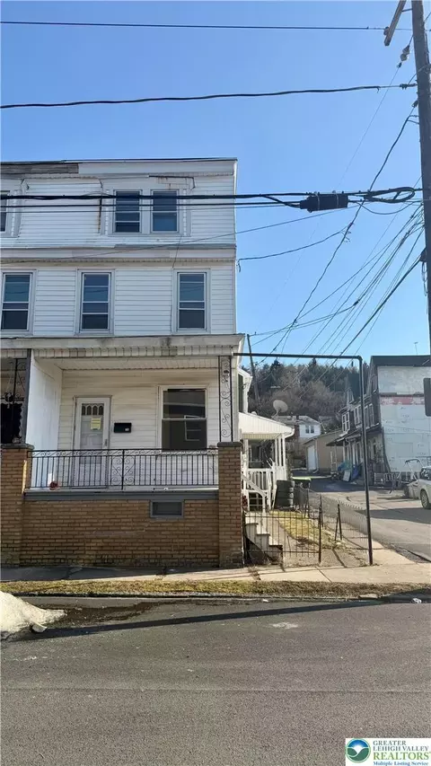 226 W 6th St, Mount Carmel, PA 17851