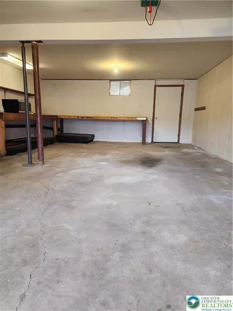 614 E Main St, Bath, PA 18014 photo 7