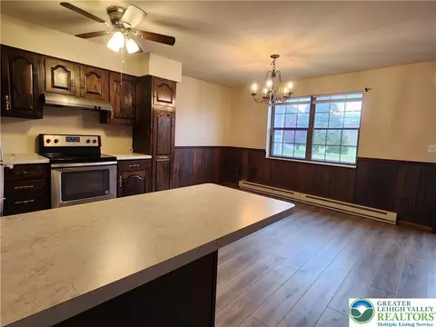 614 E Main St, Bath, PA 18014 photo 4