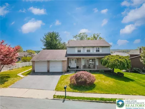1804 Elmhurst Dr, Fullerton, PA 18052