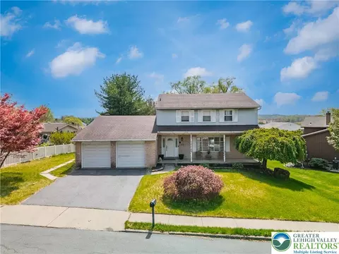 1804 Elmhurst Dr, Fullerton, PA 18052