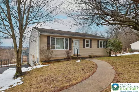 8427 Milky Way, Zionsville, PA 18092