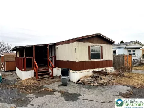 9825 Davies Dr #7, Breinigsville, PA 18031