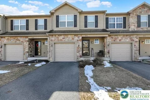 1034 Yarn Ct, Mohrsville, PA 19541