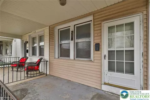 Exterior - 622 E Locust St, Bethlehem, PA 18018 photo 3 of 11