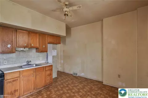 Kitchen - 622 E Locust St, Bethlehem, PA 18018 photo 2 of 2
