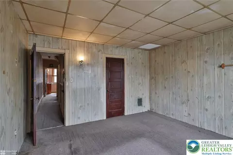 Bedroom - 622 E Locust St, Bethlehem, PA 18018 photo 4 of 13