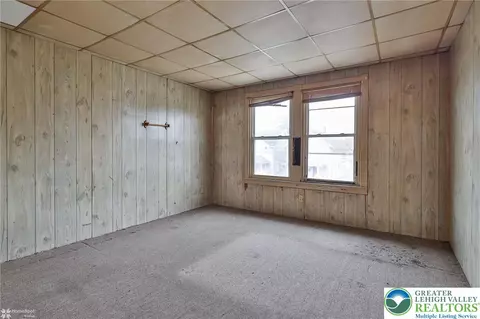 Bedroom - 622 E Locust St, Bethlehem, PA 18018 photo 2 of 13