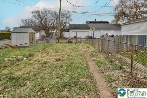 Exterior - 622 E Locust St, Bethlehem, PA 18018 photo 6 of 11