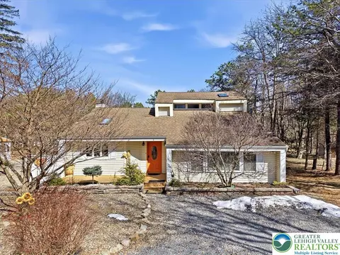 568 S Old Stage Rd, Albrightsville, PA 18210
