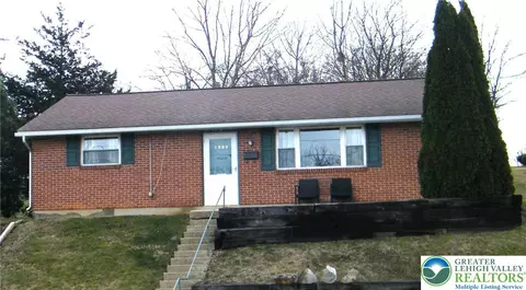 1392 New Holland Rd, Reading, PA 19607