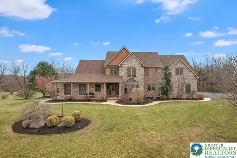 5590 Tuscany Ct, Coopersburg, PA 18036