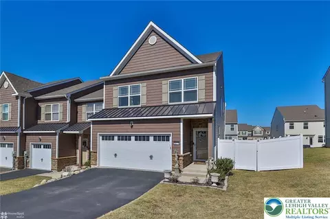 4471 Stole Rd, Emmaus, PA 18049