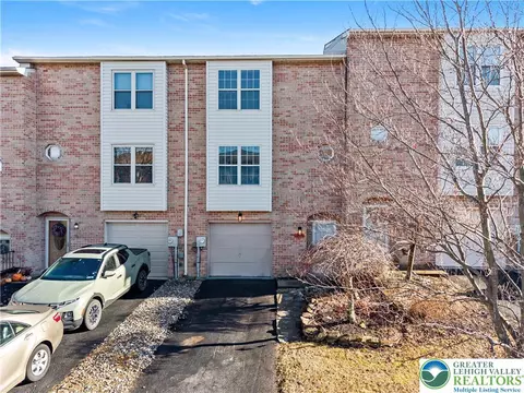 314 Ridgeview Dr, Alburtis, PA 18011
