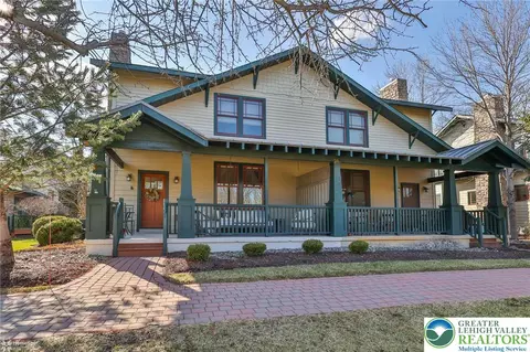 3477 Creekside Ct, Hellertown, PA 18055