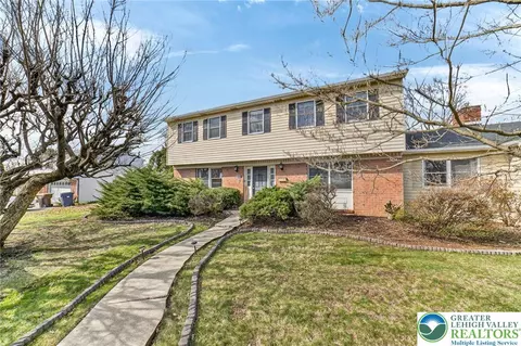 1460 Springhouse Rd, Allentown, PA 18104