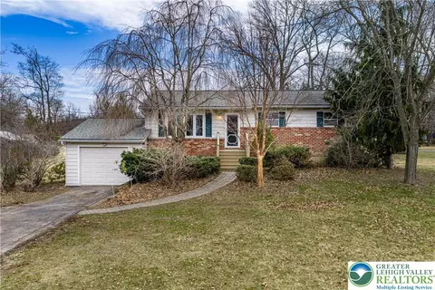 6527 Walnut Ln, Coopersburg, PA 18036