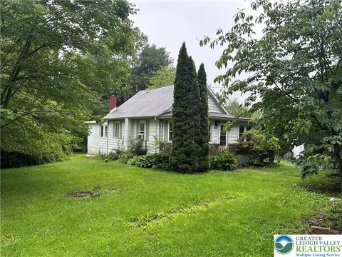 3538 Mountain Rd, Slatington, PA 18080