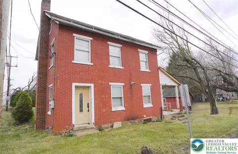 3863 Mauch Chunk Rd, Allentown, PA 18104