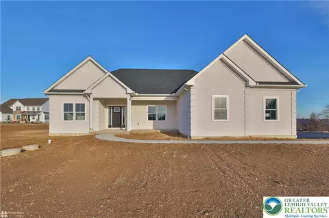 448 Long Lane Rd, Walnutport, PA 18088