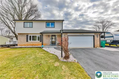 7270 Heather Rd, Macungie, PA 18062