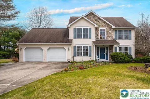 5235 Surrey Ct, Allentown, PA 18104