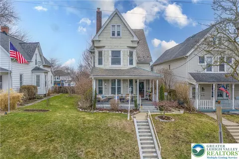 106 N Main St, Nazareth, PA 18064