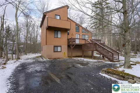1783 Rolling Hills Dr, Coolbaugh Twp, PA 18466