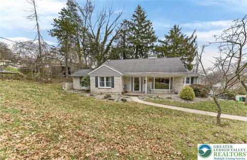 311 Lynoak Ave, Shillington, PA 19607
