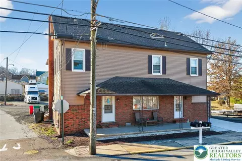 22 W Front St, Alburtis, PA 18011
