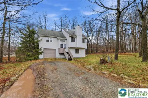 186 Thornapple Ln, Coolbaugh Twp, PA 18466