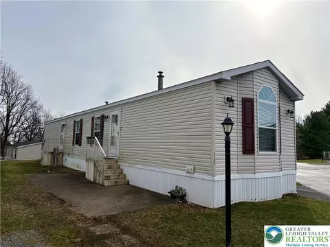 3267 2nd Ave, Orefield, PA 18069