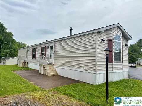 3267 2nd Ave, Orefield, PA 18069