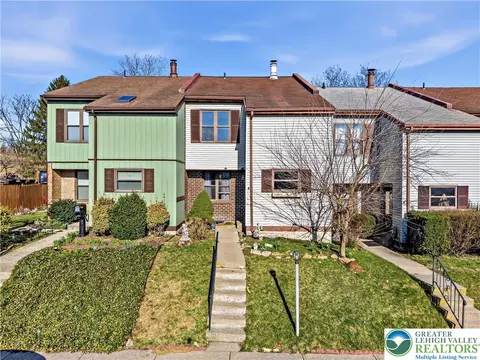 1613 Shenandoah Ct, Allentown, PA 18104