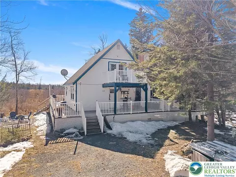 7696 Fawn Ln, Coolbaugh Twp, PA 18466