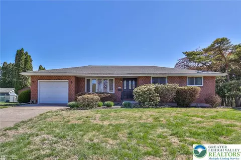 850 Lincoln St, Freemansburg, PA 18017