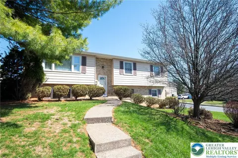 1051 N 10th St, Fullerton, PA 18052