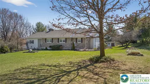 3686 Hickory Hill Rd, Bethlehem, PA 18015