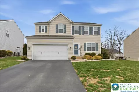 9581 Sleepy Hollow Ln, Breinigsville, PA 18031