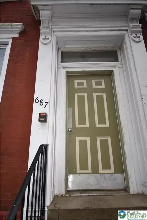 687 Ferry St, Easton, PA 18042