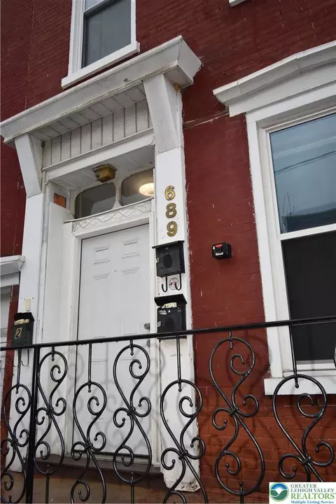 689 Ferry St, Easton, PA 18042