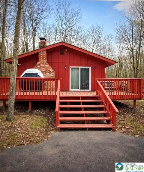 44 Big Bass Dr, Clifton Twp, PA 18403
