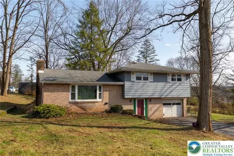 4286 Adams Ave, Bethlehem, PA 18015