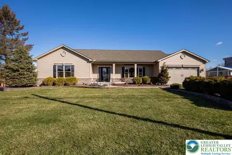 4934 Steuben Rd, Nazareth, PA 18064