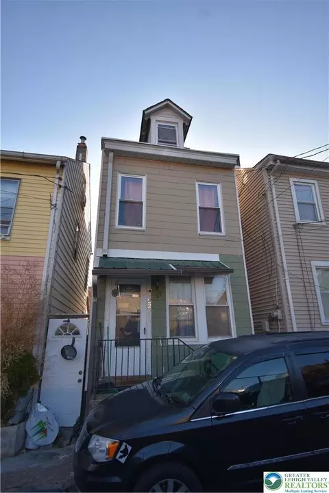22 Raspberry St, Easton, PA 18042