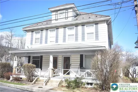 136 Sanders Rd, Pen Argyl, PA 18072