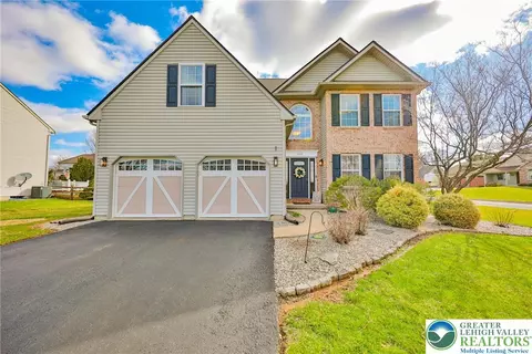 1551 Thornwood Vw N, Forks Twp, PA 18040