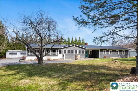 2490 Schlegel Rd, Bath, PA 18014