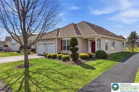 1944 Kingsview Rd, Macungie, PA 18062