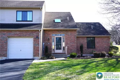 3208 Oakland Square Dr, Bethlehem, PA 18020